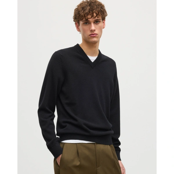 Johnstons of Elgin Rory Black Classic Cashmere V-Neck Jumper