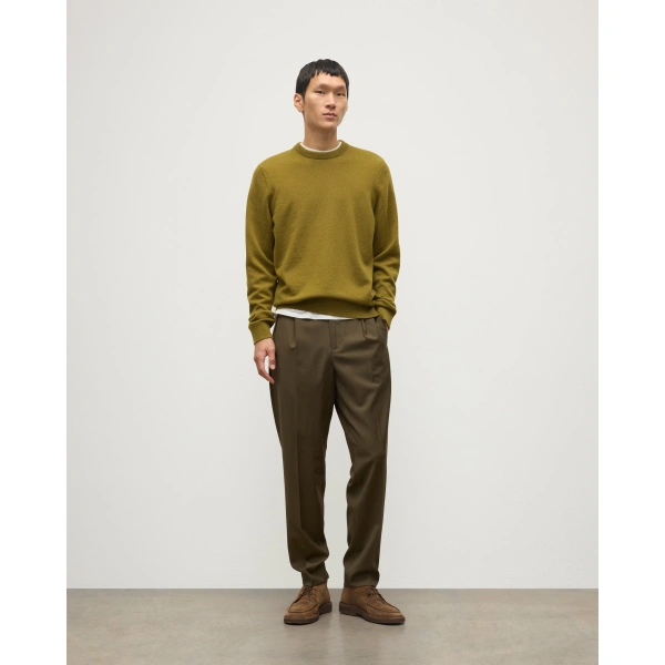 Johnstons of Elgin Rory Classic Cashmere Crew Jumper in Kelpie Green