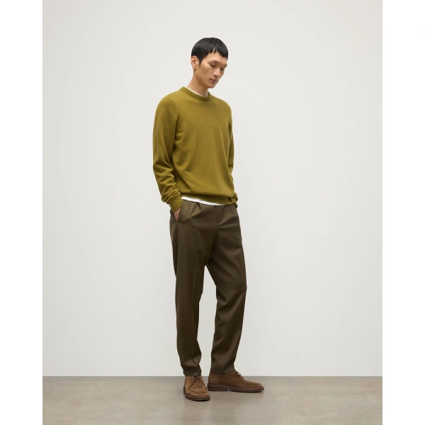 Johnstons of Elgin Rory Classic Cashmere Crew Jumper in Kelpie Green