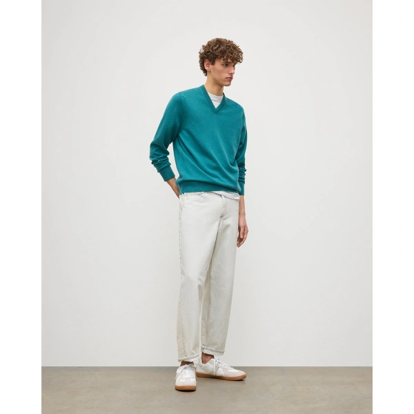 Johnstons of Elgin Rory Green Classic Cashmere V-Neck Jumper