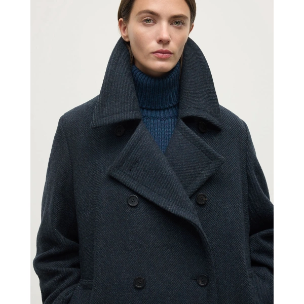 Johnstons of Elgin The Great Coat in Green