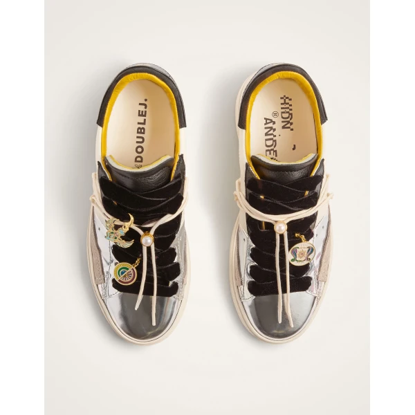 La DoubleJ All Time Low Top in Color Block Black & White at Coveti