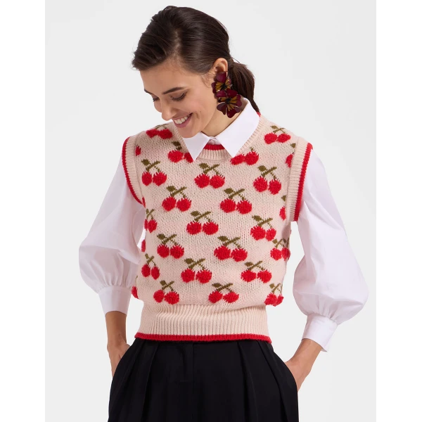 La DoubleJ Cherry Vest in Off White | Knitwear | Coveti