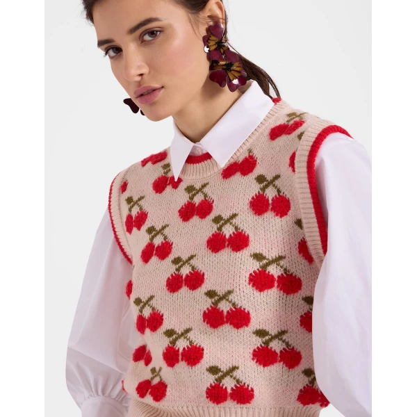 La DoubleJ Cherry Vest in Off White | Knitwear | Coveti