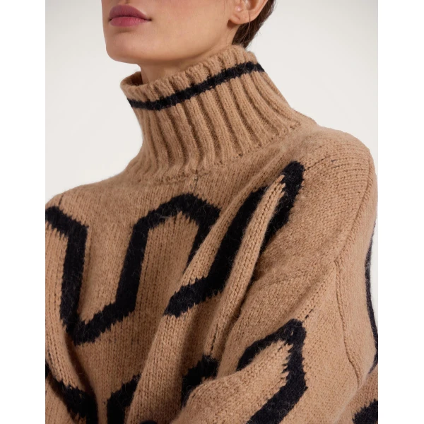 La DoubleJ Comber Turtleneck in Camel & Lilac, view 5