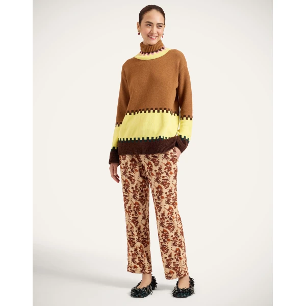 La DoubleJ Fireside Turtleneck in Color Block Camel and Light Yellow at Coveti
