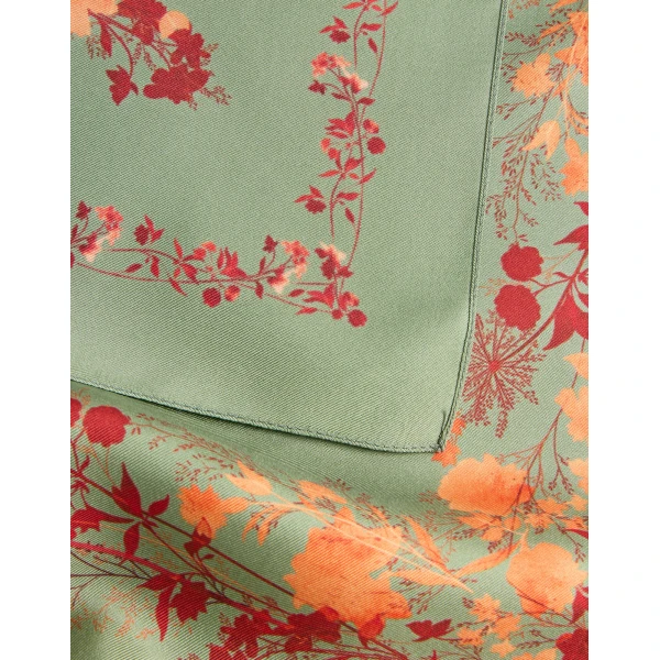 La DoubleJ Foulard 45 in Woodland Camouflage, view 5