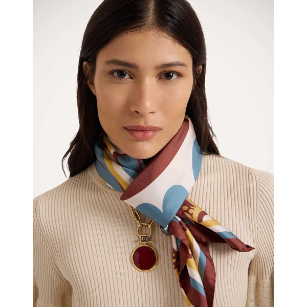 La DoubleJ Foulard 90 in Palazzo Chocolate at Coveti