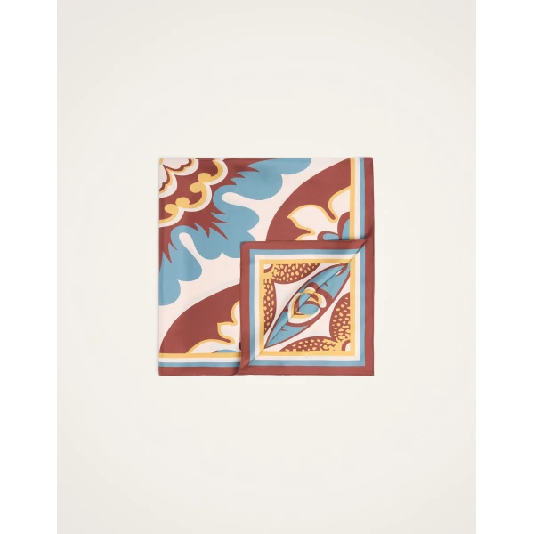 La DoubleJ Foulard 90 in Palazzo Chocolate at Coveti