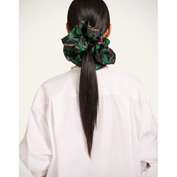 La DoubleJ Giga Scrunchie in Bamboo Black at Coveti