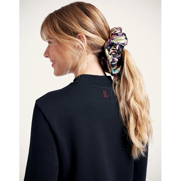 La DoubleJ Giga Scrunchie in Fun-Gi Green, view 2