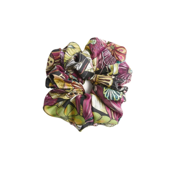 La DoubleJ Giga Scrunchie in Fun-Gi Green at Coveti