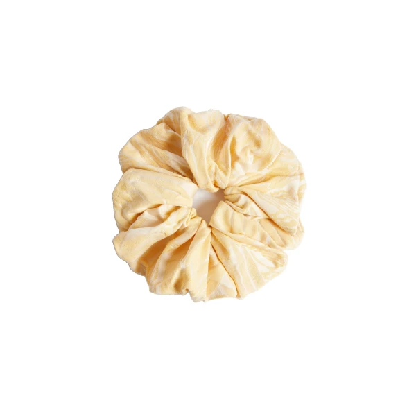 La DoubleJ Giga Scrunchie in Iris Yellow at Coveti