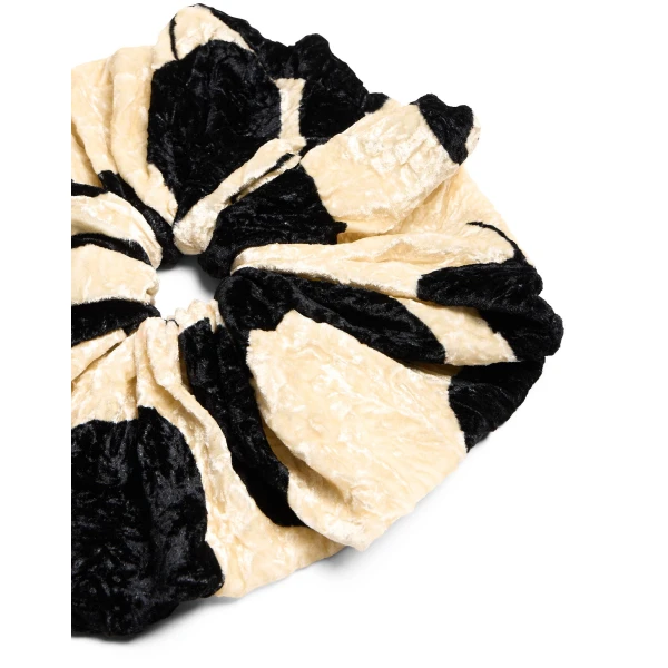 La DoubleJ Giga Scrunchie in Lunaria Light Pink, view 3