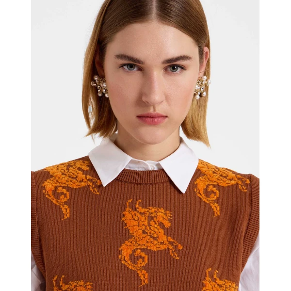 La DoubleJ Gryphos Gilet in Brown Knit, view 6