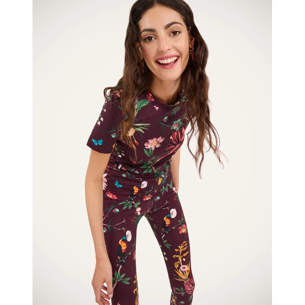 La DoubleJ Jazzercize T-Shirt in Zooflora Burgundy | T-shirts | Coveti
