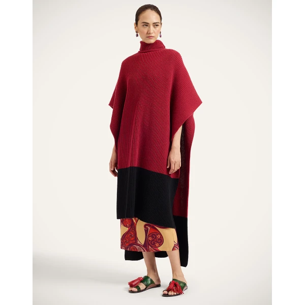 La DoubleJ Make An Entrance Cape Bicolor in Bicolor Burgundy and Black at Coveti