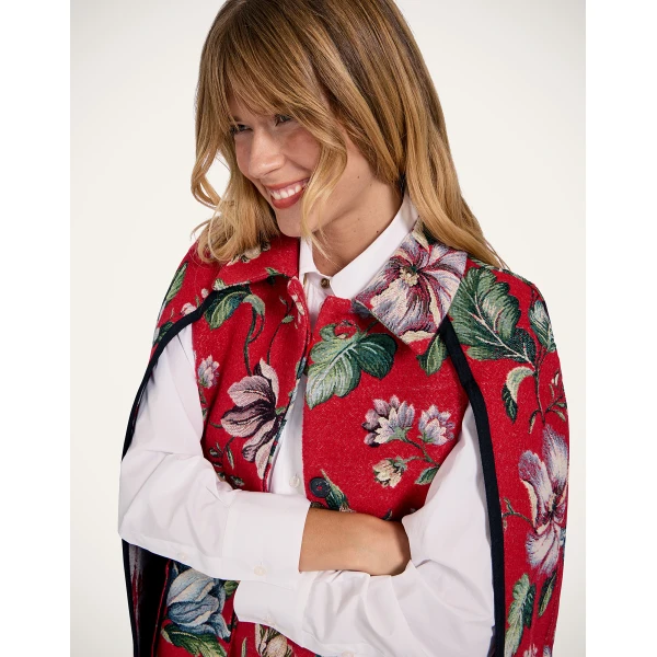 La DoubleJ Milano Mini Cape in Honolulu Red | Jackets | Coveti