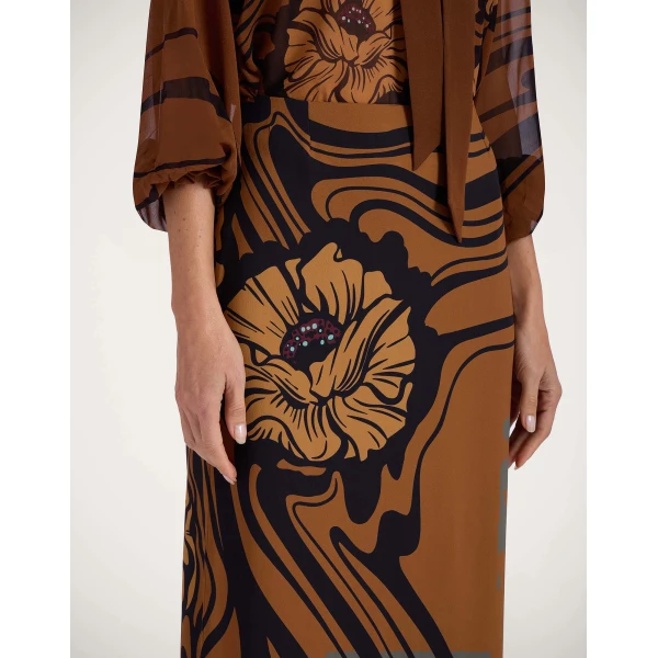 La DoubleJ Pencil Skirt in Big Blooms Brown, view 5