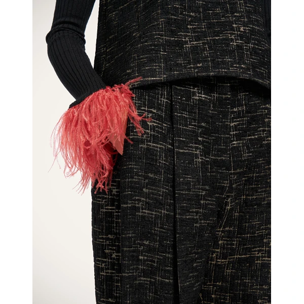 La DoubleJ Pleated Pants in Bicolor Black at Coveti
