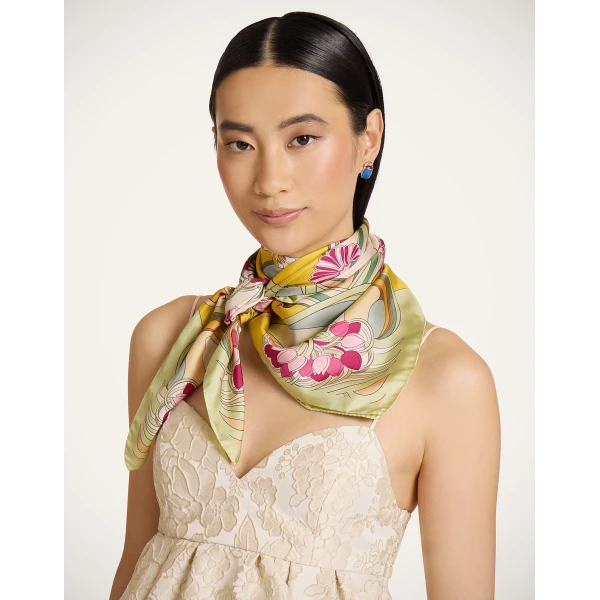 La DoubleJ Reversible Foulard 90 in Florette Fuchsia at Coveti