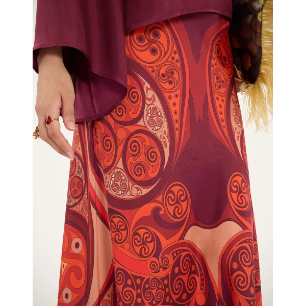 La DoubleJ Sleek Skirt in Alchemy Dark Red, view 6