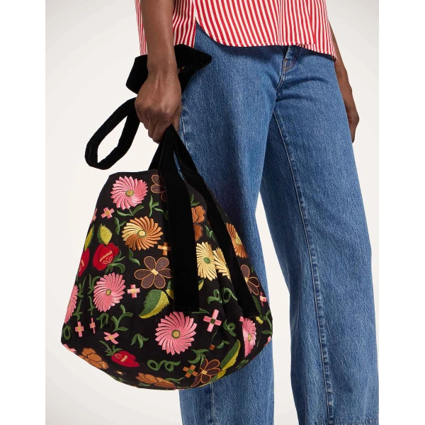 La DoubleJ Soft Bag in Crossflower Black, view 3