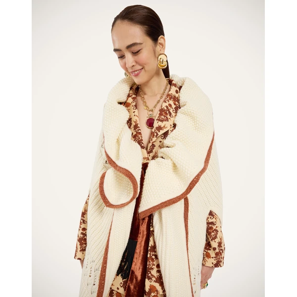 La DoubleJ The Weaver Long Cape in White at Coveti