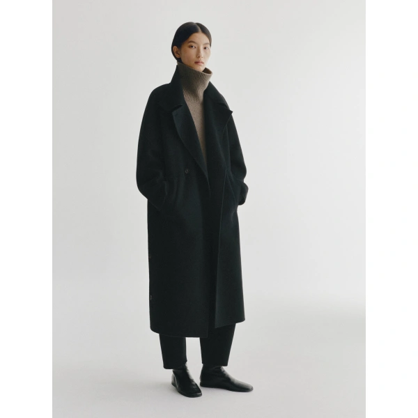 Lisa Yang Doublé Button Coat in Black