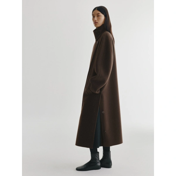 Lisa Yang Doublé Button Coat in Dark Oak