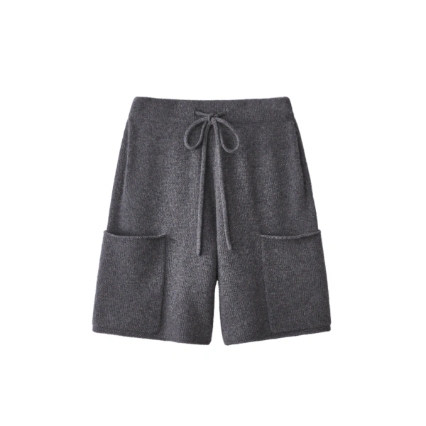 Henli Shorts in Graphite