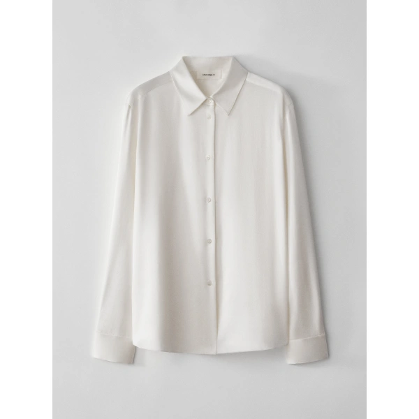 Long Sleeved Button-Up Shirt in Meringue