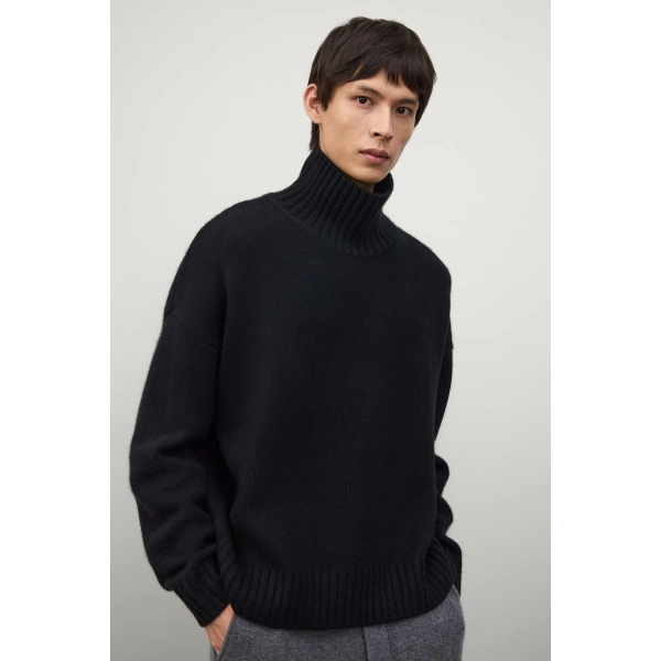 Lisa Yang Olai Sweater in Black