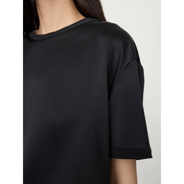 Lisa Yang Round Neck T-Shirt in Midnight
