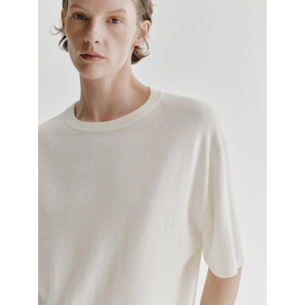 Lisa Yang Rubie T-shirt in Salt