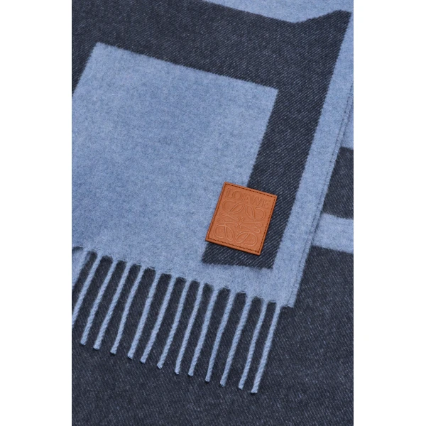 Scarf in Cashmere, Blue and Dark Blue - Image 4