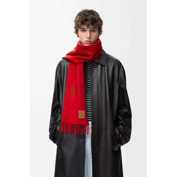 Scarf in Cashmere, Red and Dark Red - Image 2