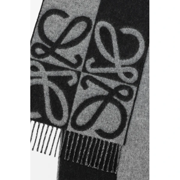 Scarf in Wool and Cashmere, Black and Grey - Image 3