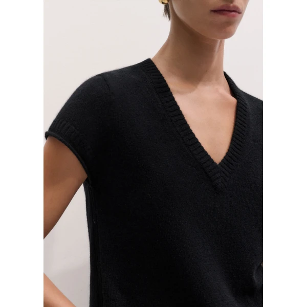 ME+EM Baby Tee in Black, view 4 | Sweaters | Coveti