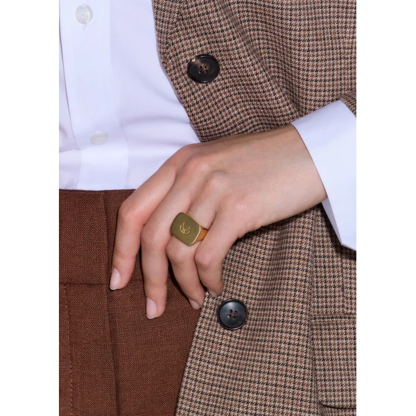 ME+EM Cygnet Ring in Gold Toned