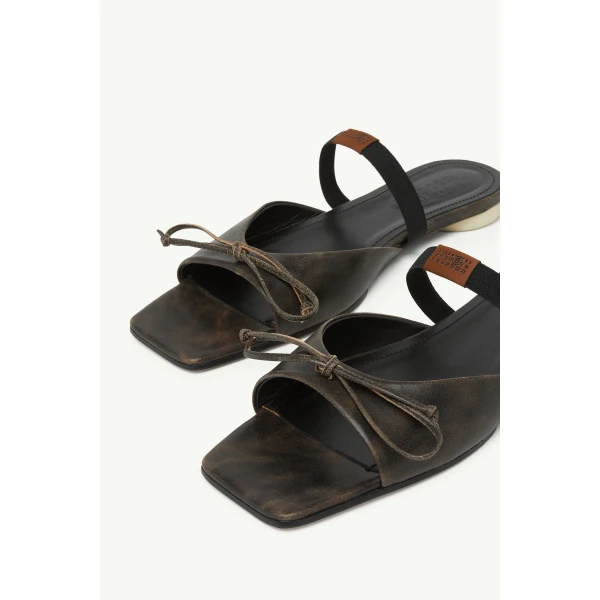 MM6 Maison Margiela Bow-Detailed Leather Slingback Shoes in Brown, view 5 | Sandals | Coveti