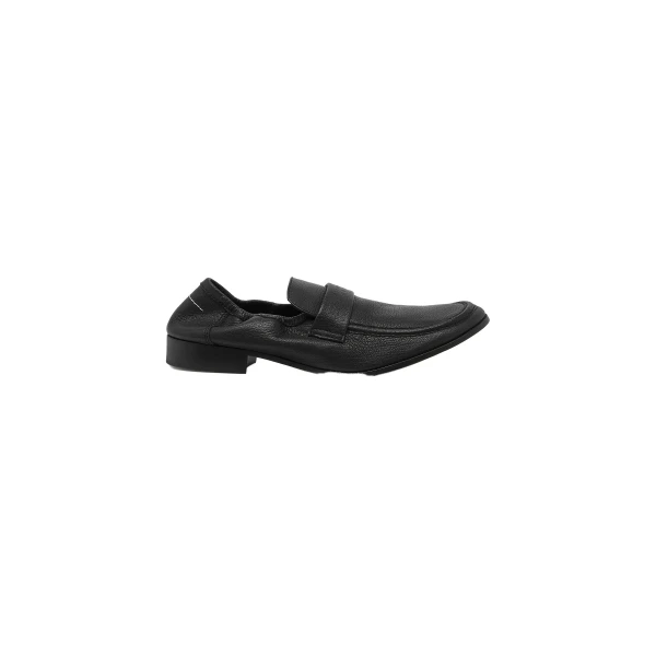 MM6 Maison Margiela Leather Swing Toe Loafers in Black | Loafers | Coveti