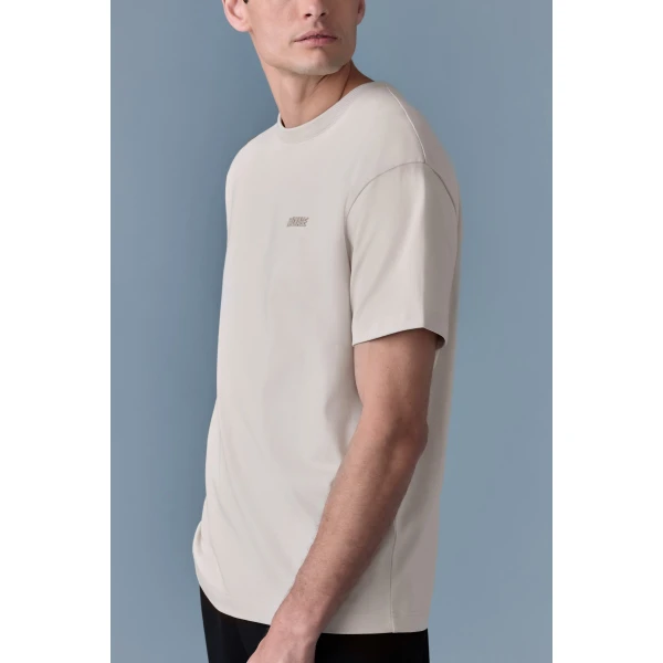 Mackage Tee-R Tee-Shirt with MACKAGE Silicone Logo in Trench
