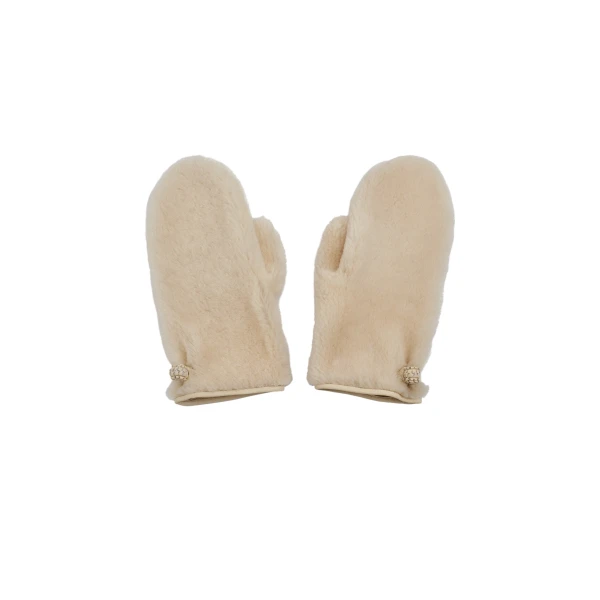 Fur mittens in cream