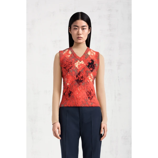 Maison Margiela Argyle Knit Sleeveless Top in Red | Sweaters | Coveti