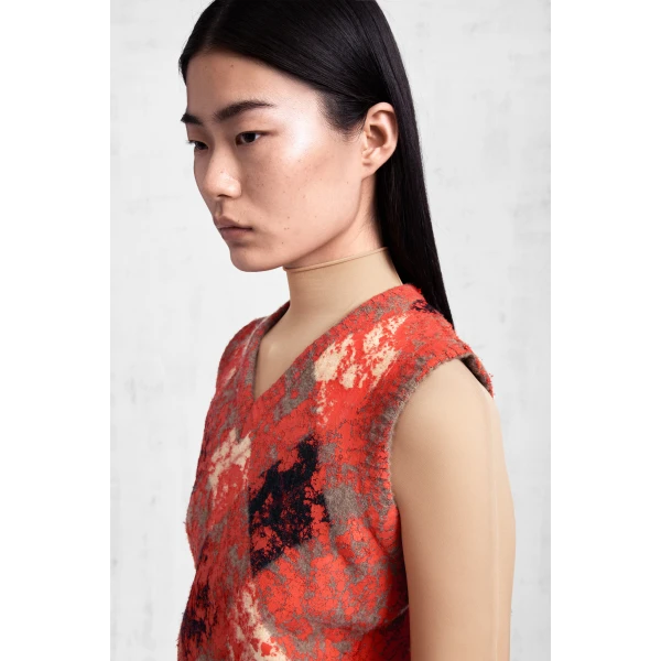 Maison Margiela Argyle Knit Sleeveless Top in Red | Sweaters | Coveti