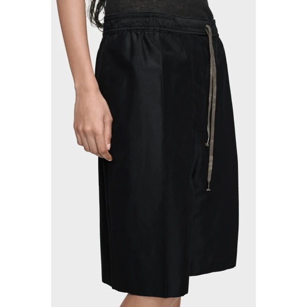 Maison Margiela Cotton Drawstring Shorts in Dark Blue | Shorts | Coveti