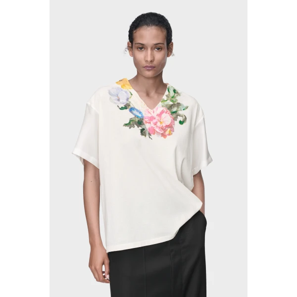 Maison Margiela Painted Flower Jersey T-Shirt in White | T-shirts | Coveti