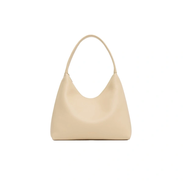 Candy Hobo in Sabbia