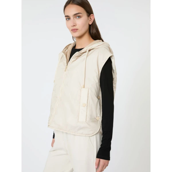 Max Mara Accenni Reversible Padded Canvas Gilet in Ivory | Vests | Coveti